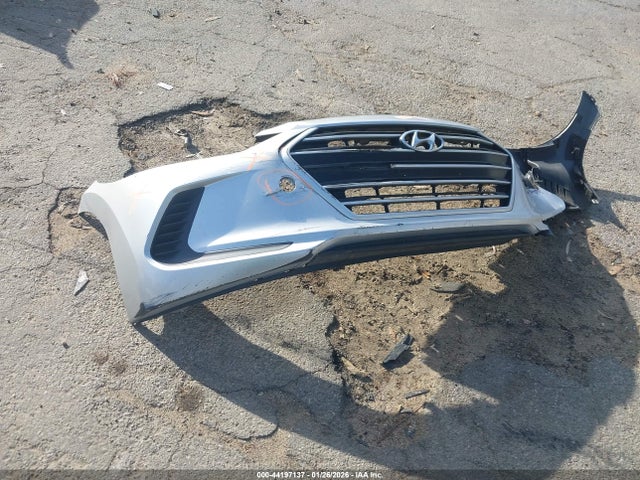 KMHD74LF8HU084069 Hyundai ELANTRA SE