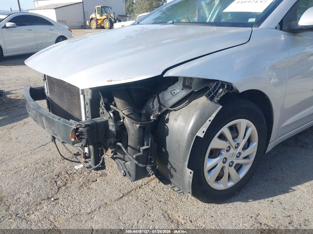 KMHD74LF8HU084069 Hyundai ELANTRA SE