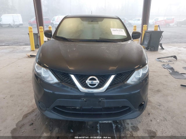 JN1BJ1CR6HW120743 Nissan Rogue Sport S