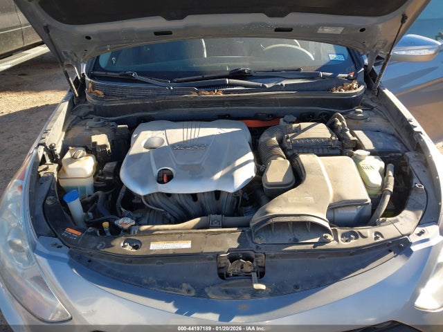 Hyundai Sonata Hybrid Limited 2015 KMHEC4A46FA136167 Image 10