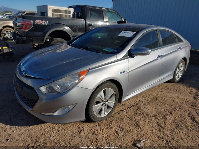 Hyundai Sonata Hybrid Limited 2015 KMHEC4A46FA136167 Image 2