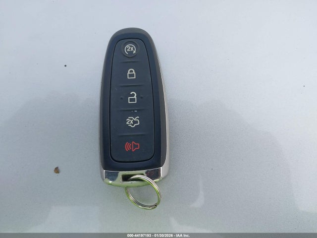 44197193 :رقم المزاد ، 1FMCU9J96HUC49888 vin ، 2017 Ford Escape Titanium مزاد بيع