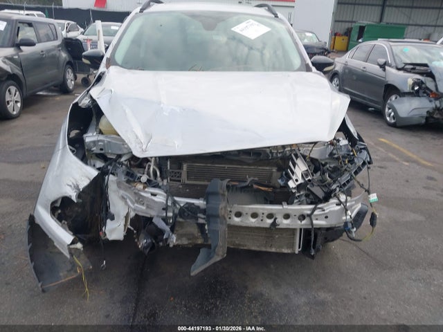 44197193 :رقم المزاد ، 1FMCU9J96HUC49888 vin ، 2017 Ford Escape Titanium مزاد بيع