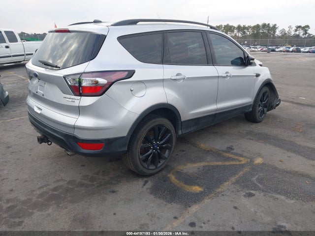 44197193 :رقم المزاد ، 1FMCU9J96HUC49888 vin ، 2017 Ford Escape Titanium مزاد بيع