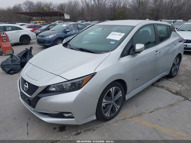 1N4AZ1CP5JC300213 Nissan LEAF SV