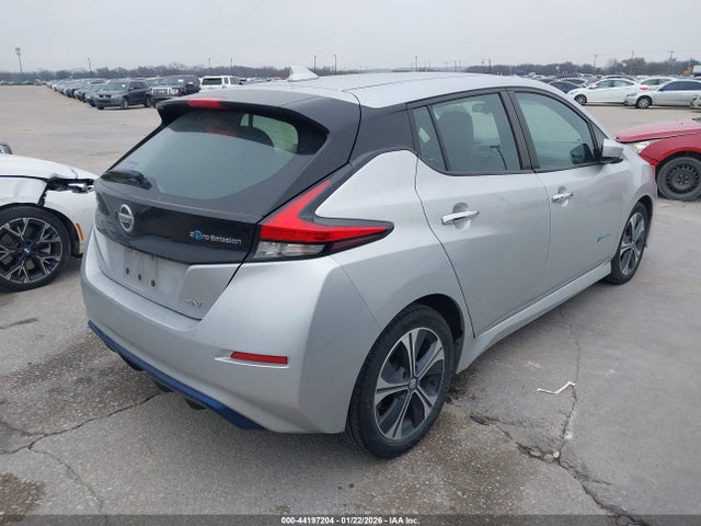 1N4AZ1CP5JC300213 Nissan LEAF SV