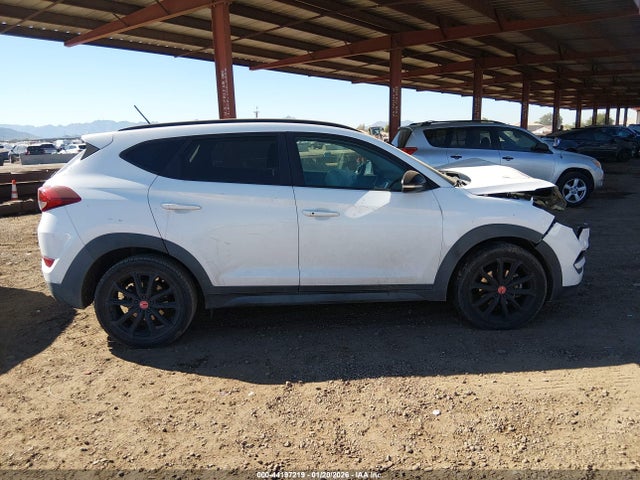 KM8J33A28HU546414 Hyundai Tucson Night