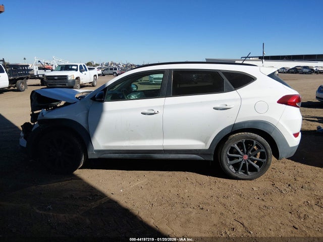 KM8J33A28HU546414 Hyundai Tucson Night