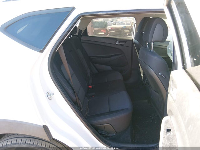 KM8J33A28HU546414 Hyundai Tucson Night