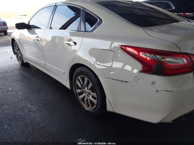 1N4AL3AP6HN328214 Nissan Altima 2.5 S