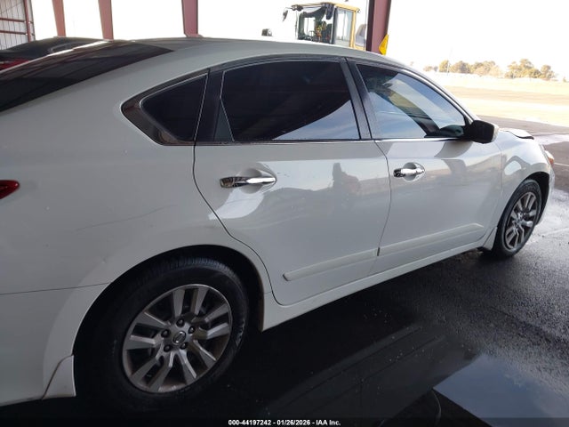 1N4AL3AP6HN328214 Nissan Altima 2.5 S