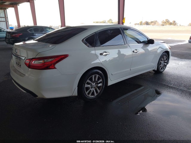 1N4AL3AP6HN328214 Nissan Altima 2.5 S