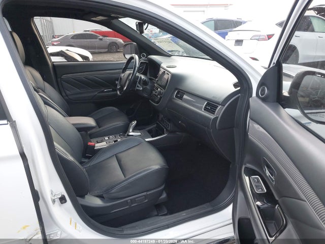 Mitsubishi Outlander Phev Gt 2019 JA4J24A52KZ036376 Image 17