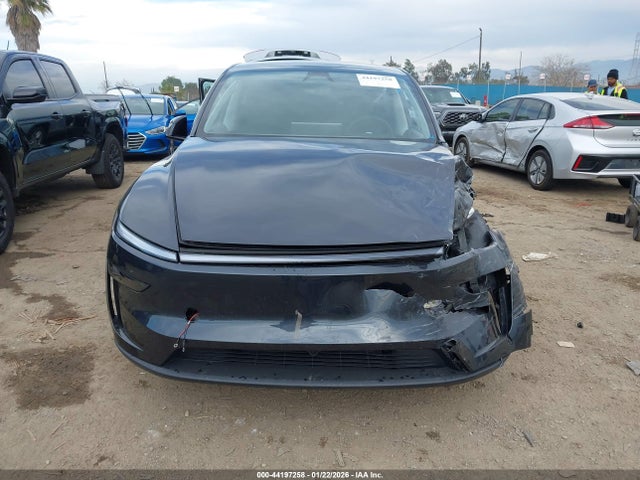 7SAYGDED8TF452157 Tesla Model Y Premium Rear-wheel Drive/standard Rear-wheel Drive