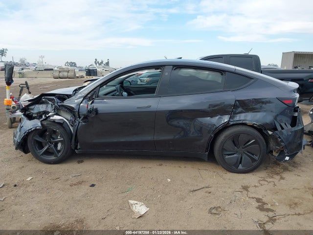 7SAYGDED8TF452157 Tesla Model Y Premium Rear-wheel Drive/standard Rear-wheel Drive
