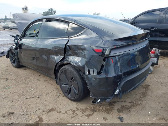2026 TESLA MODEL Y 7SAYGDED8TF452157 Photo 5