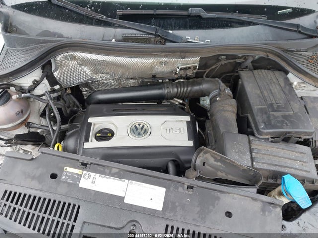 WVGAV7AX6FW511983 Volkswagen Tiguan Sel
