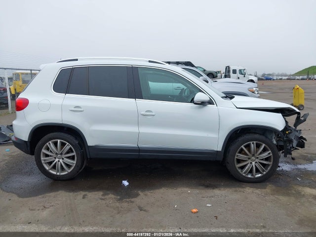 WVGAV7AX6FW511983 Volkswagen Tiguan Sel