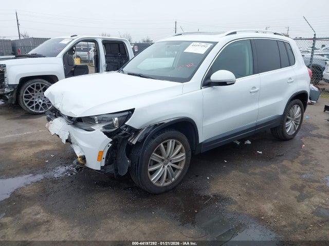 WVGAV7AX6FW511983 Volkswagen Tiguan Sel