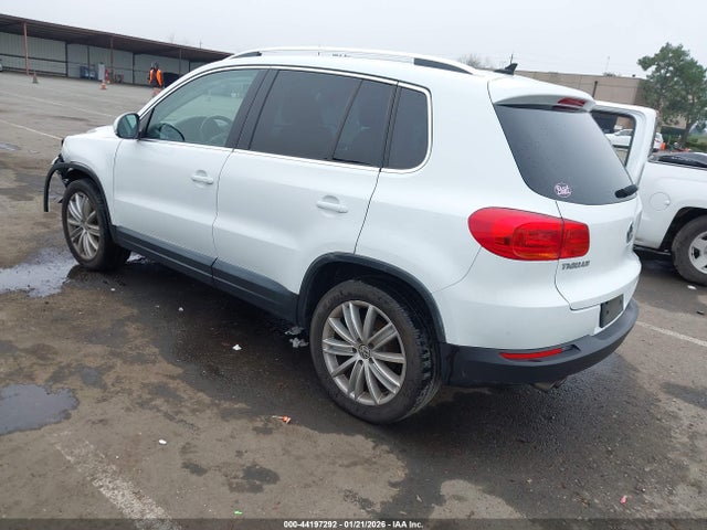WVGAV7AX6FW511983 Volkswagen Tiguan Sel
