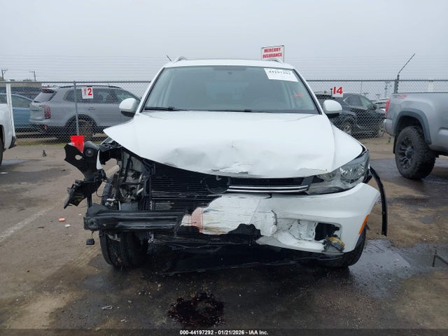 WVGAV7AX6FW511983 Volkswagen Tiguan Sel