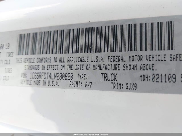 1C6SRFDT4LN280820 RAM 1500 Laramie 4x4 6&#039;4 Box