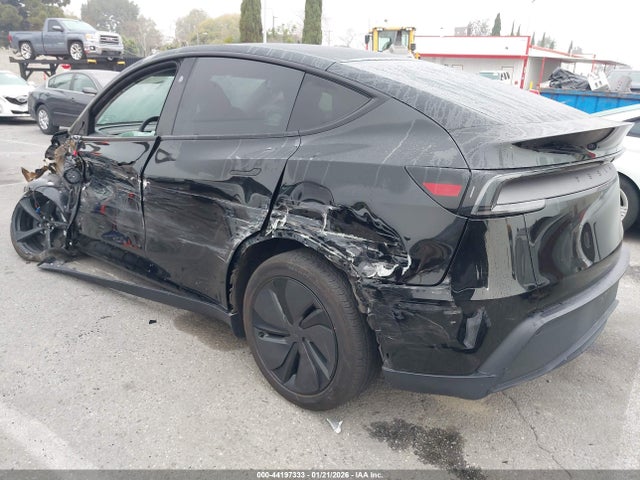 2026 TESLA MODEL Y 7SAYGDEE3TF366599 Photo 2