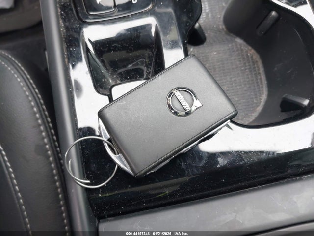 2024 VOLVO XC40 YV4L12UL4R2364429 Photo 10