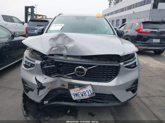 YV4L12UL4R2364429 Volvo Xc40 B5 Plus Dark Theme