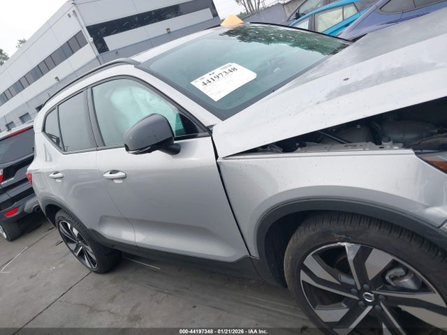 YV4L12UL4R2364429 Volvo Xc40 B5 Plus Dark Theme