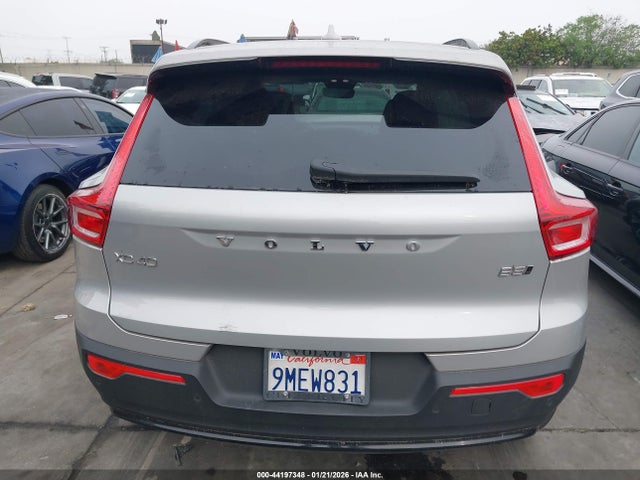 YV4L12UL4R2364429 Volvo Xc40 B5 Plus Dark Theme