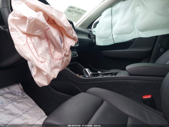 2024 VOLVO XC40 YV4L12UL4R2364429 Photo 4
