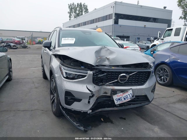 2024 VOLVO XC40 YV4L12UL4R2364429 Photo 5