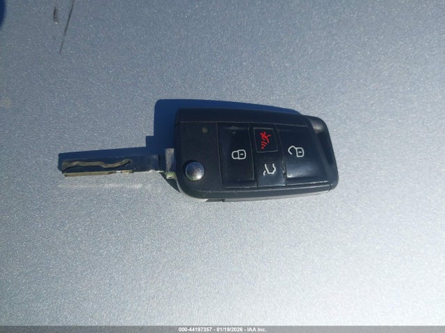 3VV1B7AX9KM077468 Volkswagen Tiguan 2.0t S
