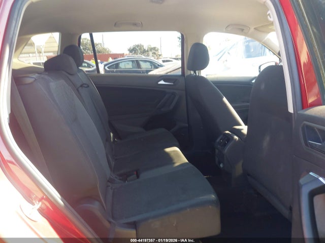 3VV1B7AX9KM077468 Volkswagen Tiguan 2.0t S