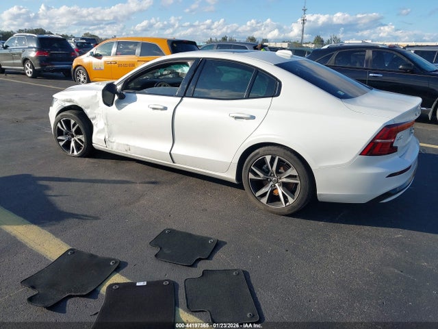 2024 VOLVO S60 7JRL12FK4RG303741 Photo 2