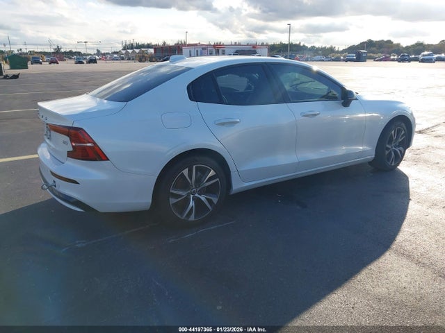 2024 VOLVO S60 7JRL12FK4RG303741 Photo 3