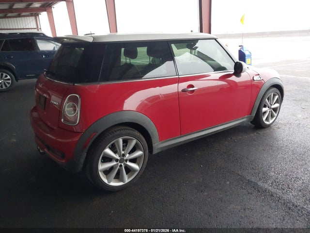 2011 MINI COOPER S WMWSV3C58BTY24829 Photo 3