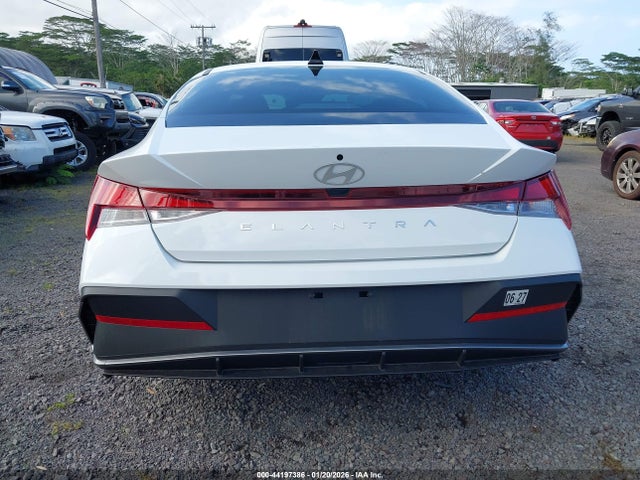 KMHLL4DG5SU914528 Hyundai ELANTRA SE