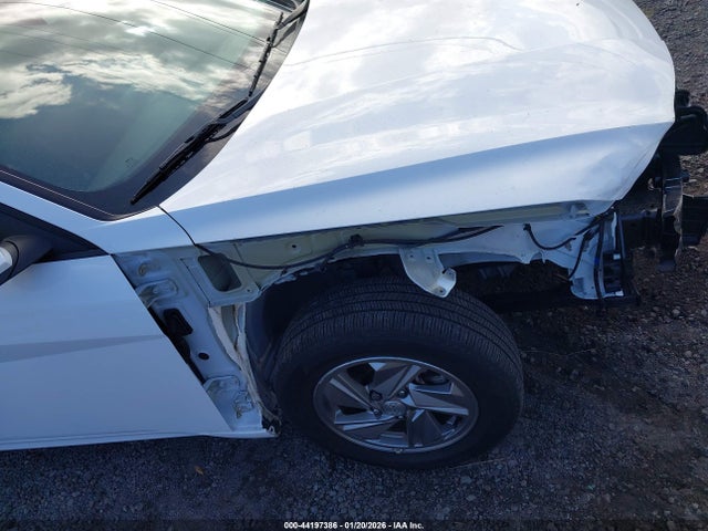 KMHLL4DG5SU914528 Hyundai ELANTRA SE