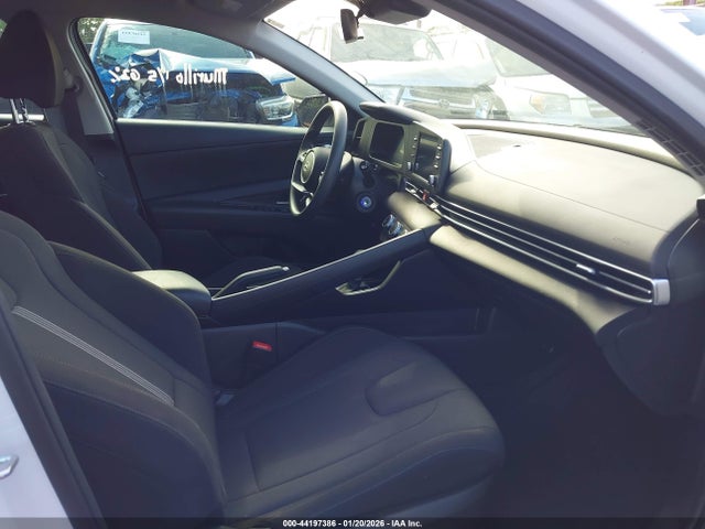KMHLL4DG5SU914528 Hyundai ELANTRA SE