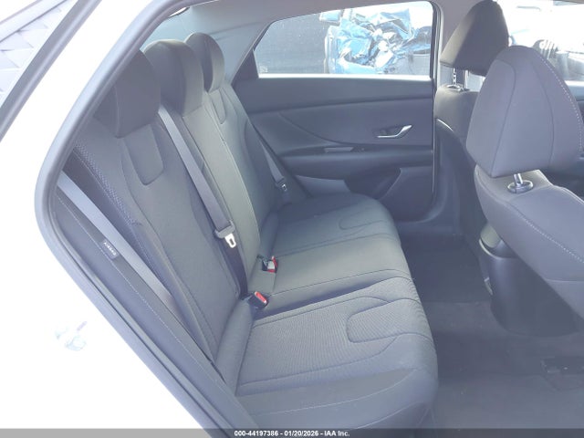 KMHLL4DG5SU914528 Hyundai ELANTRA SE