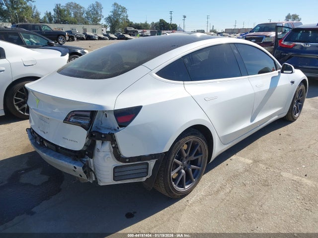 2018 TESLA MODEL 3 5YJ3E1EB5JF067209 Photo 3