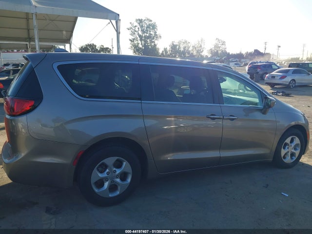 Aukcja sprzedaży 2018 Chrysler Pacifica Hybrid Touring Plus, vin: 2C4RC1H73JR126947, numer aukcji: 44197407