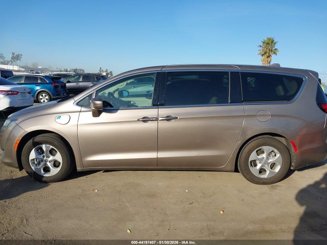 Aukcja sprzedaży 2018 Chrysler Pacifica Hybrid Touring Plus, vin: 2C4RC1H73JR126947, numer aukcji: 44197407