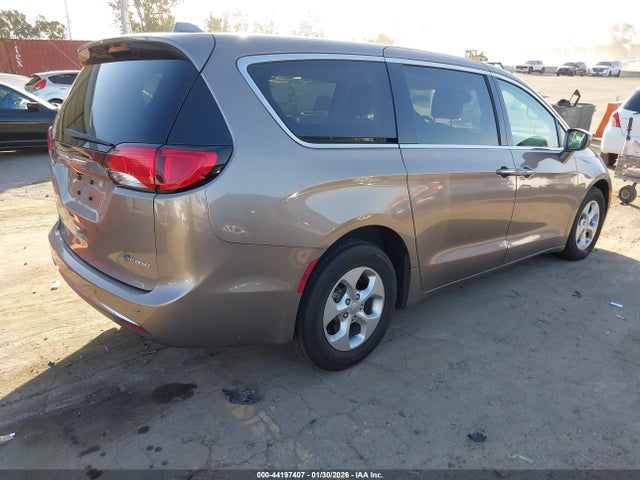 Aukcja sprzedaży 2018 Chrysler Pacifica Hybrid Touring Plus, vin: 2C4RC1H73JR126947, numer aukcji: 44197407