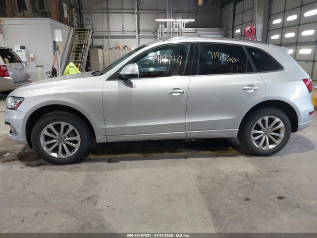 WA1CFAFP2EA084193 Audi Q5 2.0t Premium