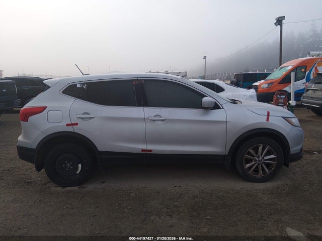 JN1BJ1CR8KW334818 Nissan Rogue Sport S