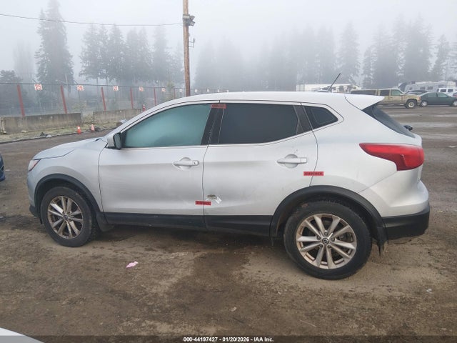 JN1BJ1CR8KW334818 Nissan Rogue Sport S