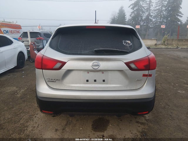 JN1BJ1CR8KW334818 Nissan Rogue Sport S